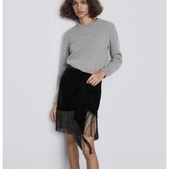 NWT Zara Black Velvet Skirt with Fringe Bloggers Favorite Sz XS - Picture 1 of 6
